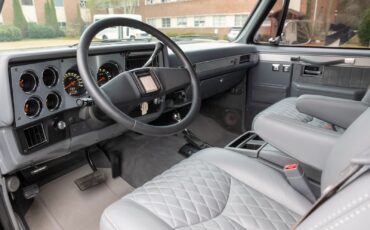 Chevrolet-Blazer-1987-SUV-11