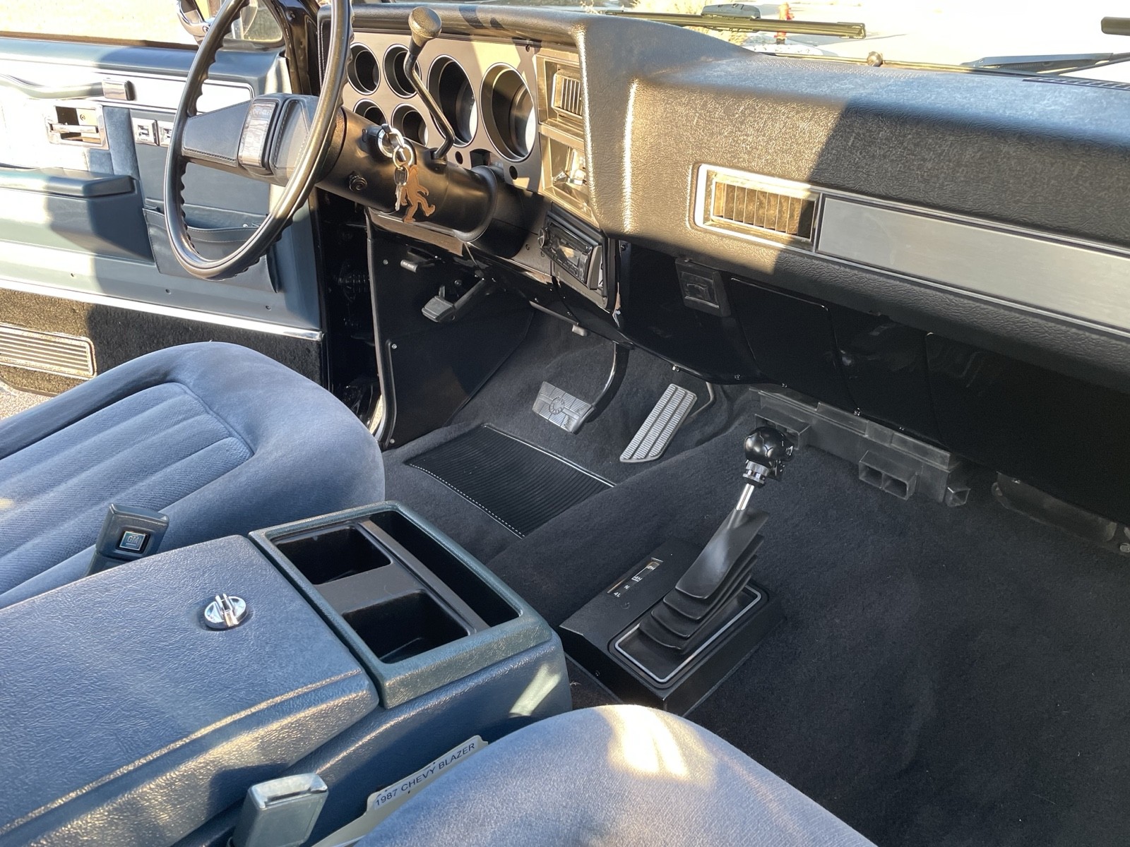 Chevrolet-Blazer-1987-SUV-27