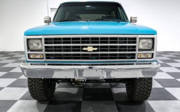 Chevrolet-Blazer-1990-SUV-1