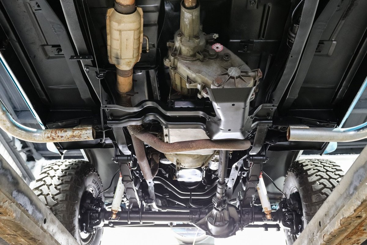 Chevrolet-Blazer-1990-SUV-24