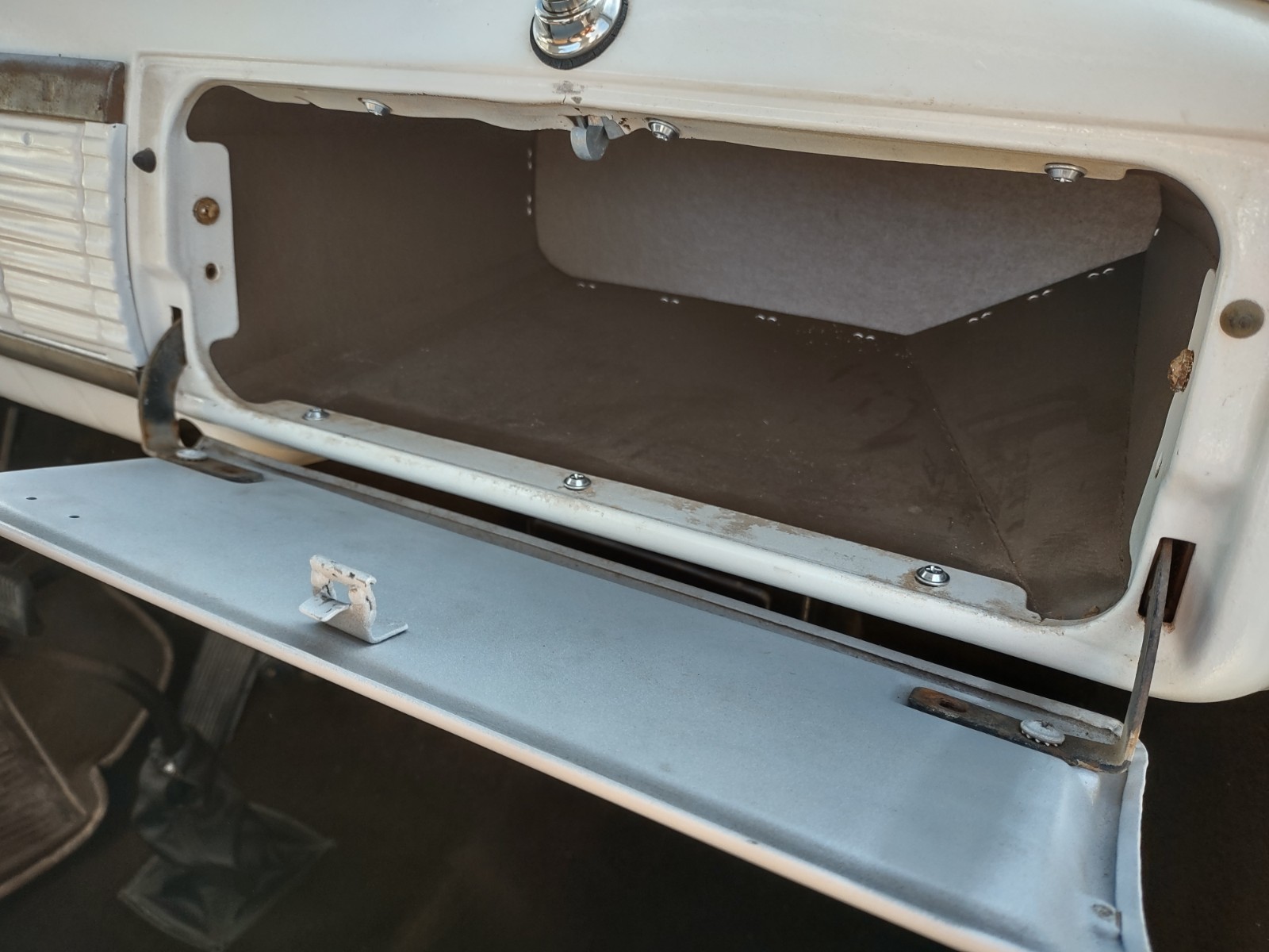 Chevrolet-C-10-1952-Standard-Cab-Pickup-27