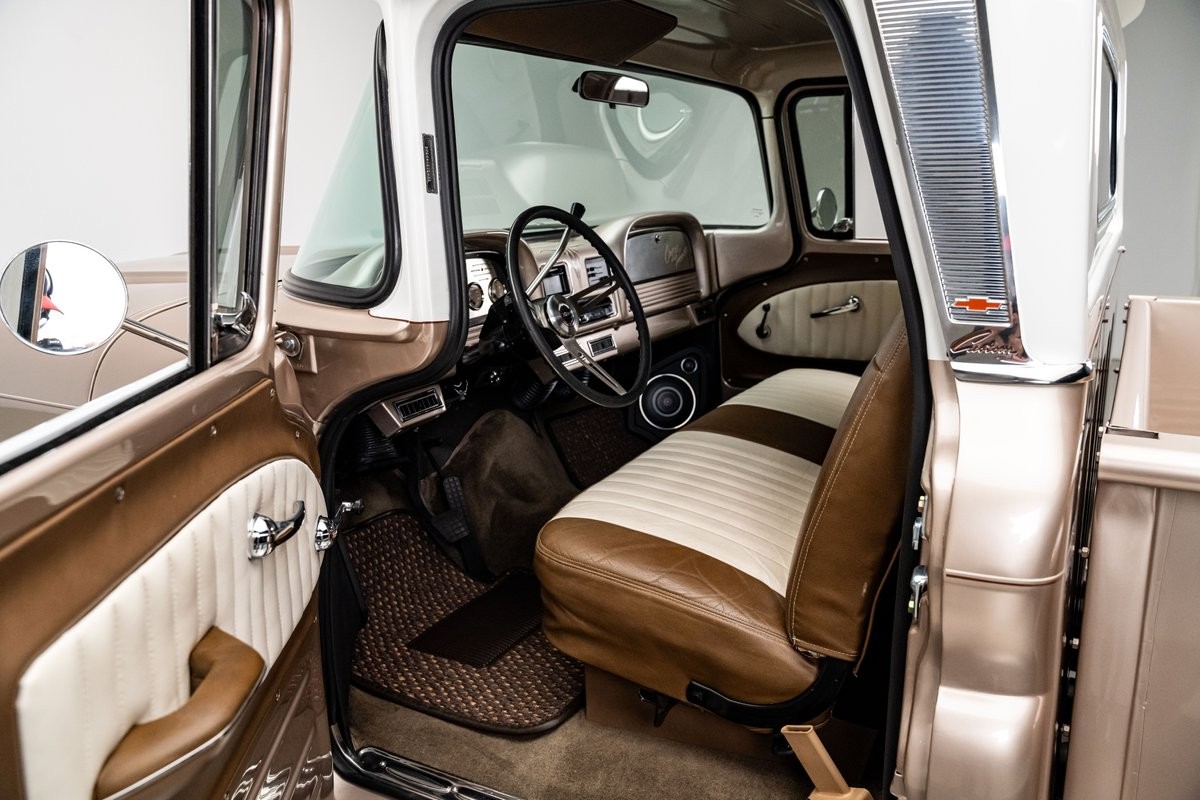 Chevrolet-C-10-1963-Pickup-Truck-2