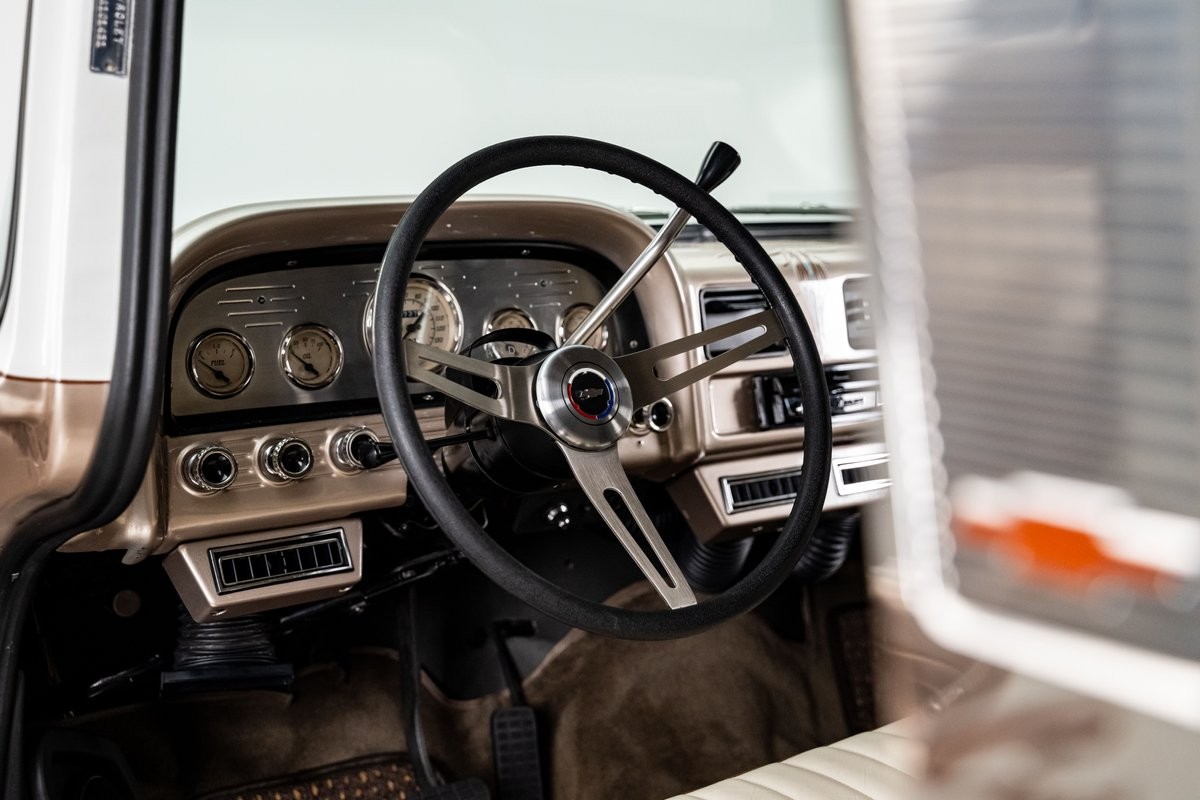 Chevrolet-C-10-1963-Pickup-Truck-3