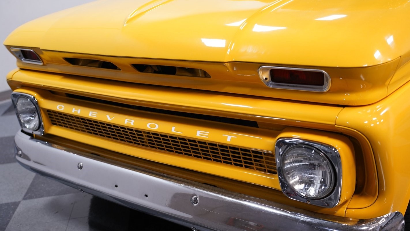 Chevrolet-C-10-1965-Pickup-Truck-18