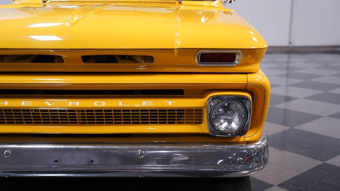 Chevrolet-C-10-1965-Pickup-Truck-19