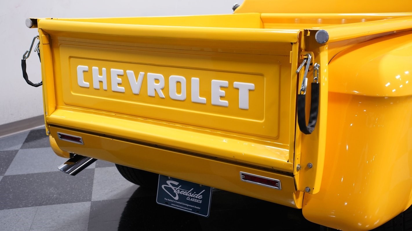 Chevrolet-C-10-1965-Pickup-Truck-24