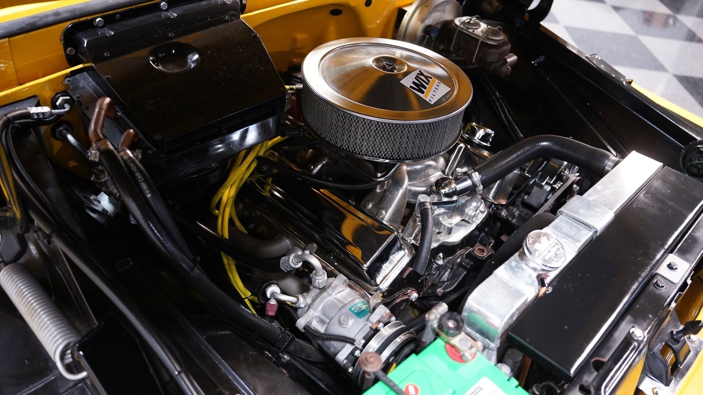 Chevrolet-C-10-1965-Pickup-Truck-30