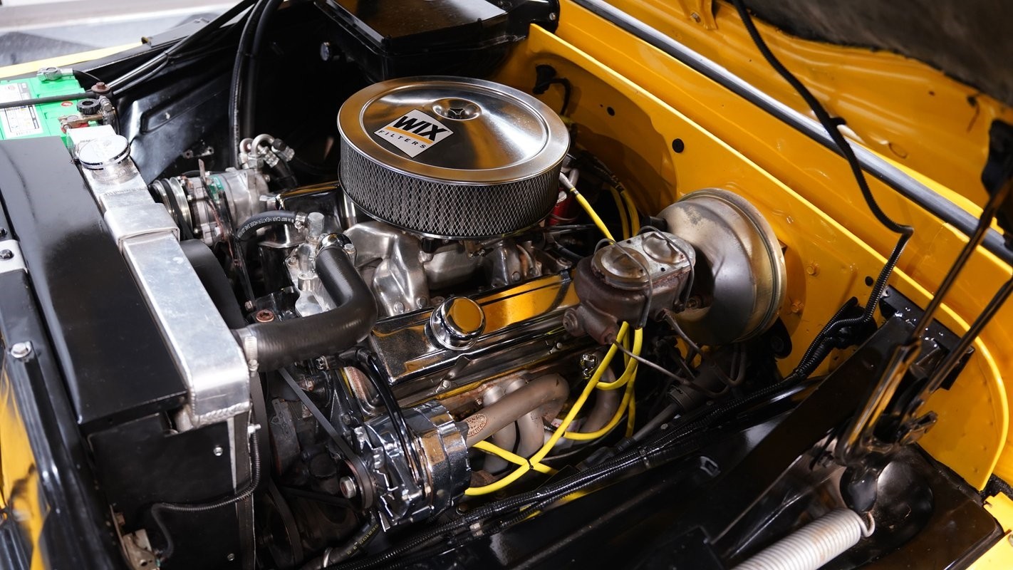 Chevrolet-C-10-1965-Pickup-Truck-31