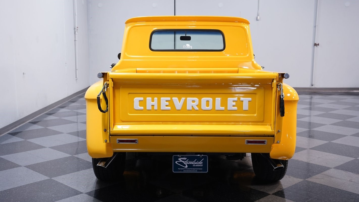 Chevrolet-C-10-1965-Pickup-Truck-9