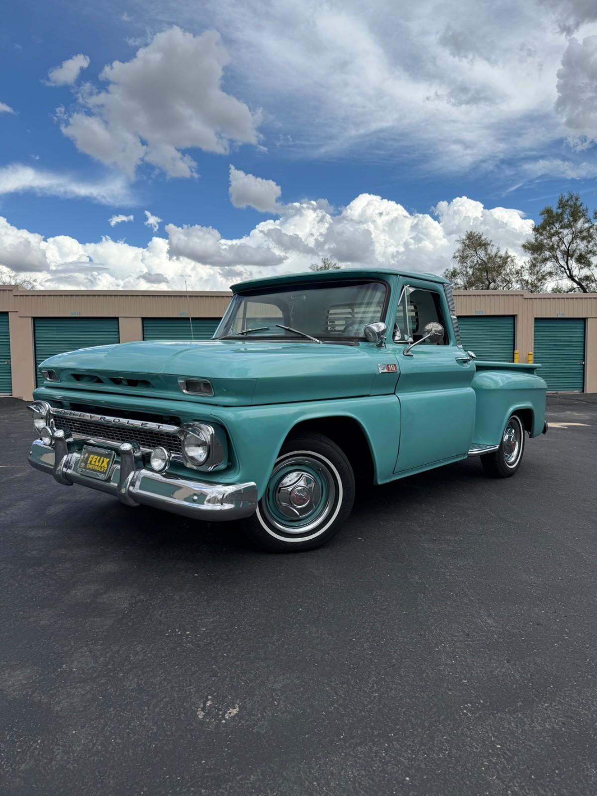 Chevrolet-C-10-1965-Standard-Cab-Pickup