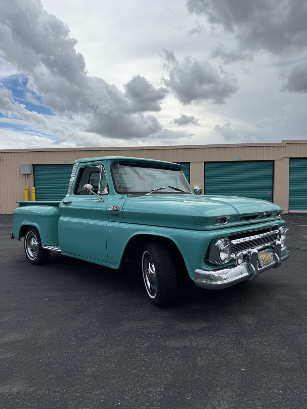 Chevrolet-C-10-1965-Standard-Cab-Pickup-2