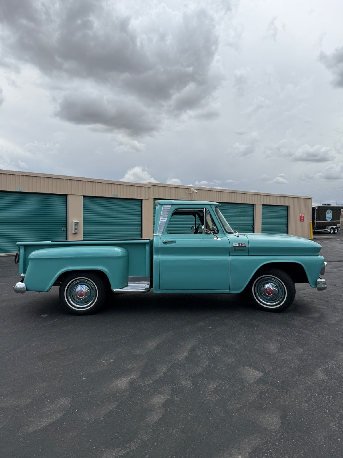Chevrolet-C-10-1965-Standard-Cab-Pickup-3