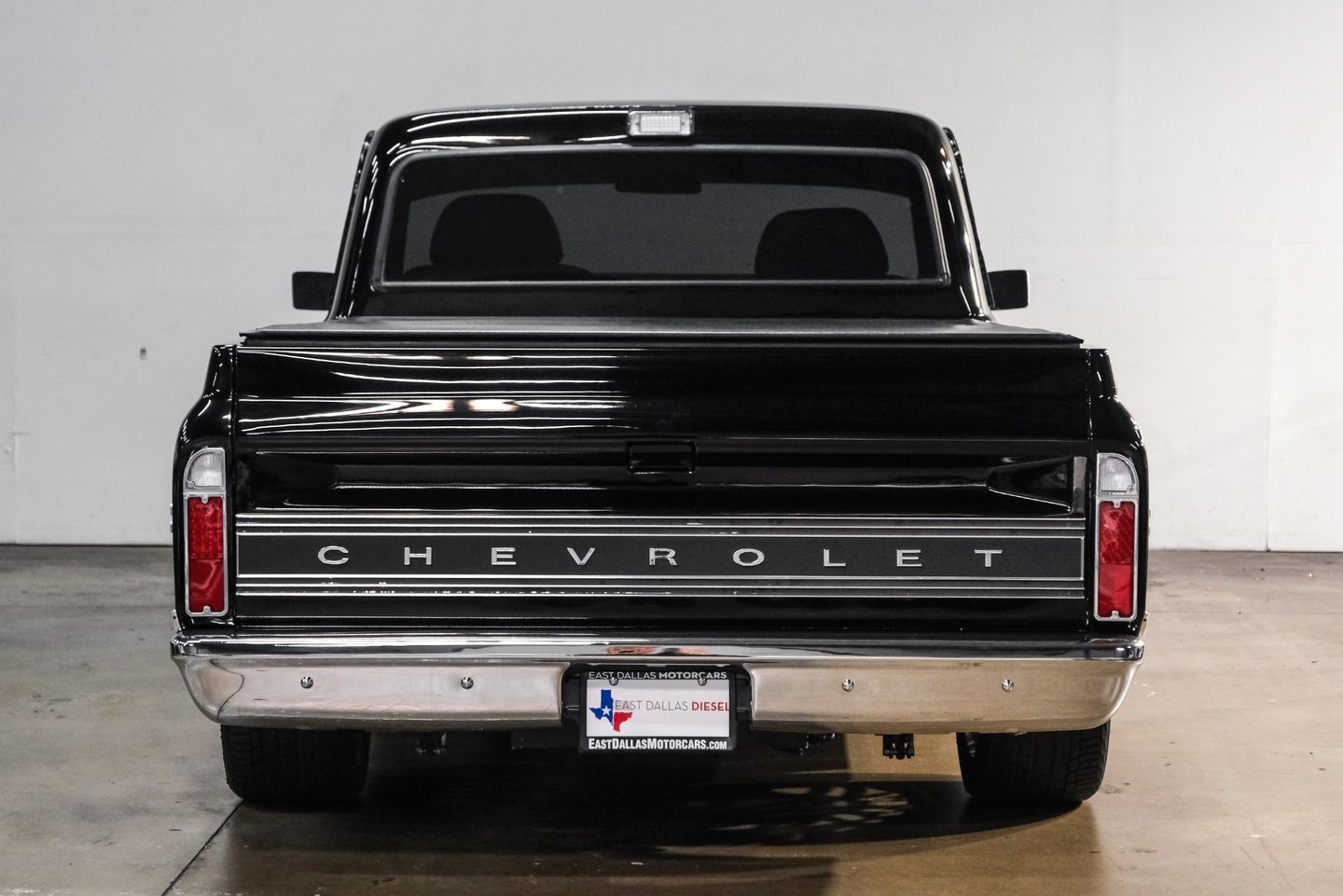 Chevrolet-C-10-1967-Pickup-Truck-12