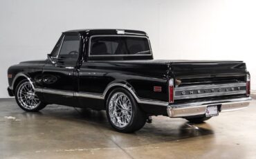 Chevrolet-C-10-1967-Pickup-Truck-13