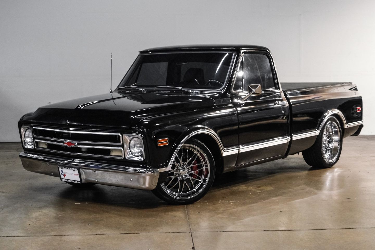 Chevrolet-C-10-1967-Pickup-Truck-5