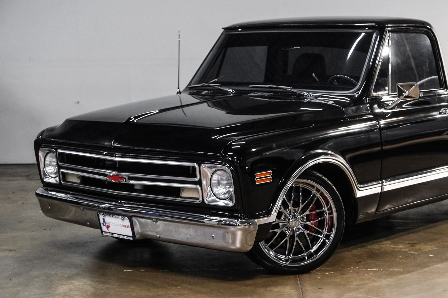 Chevrolet-C-10-1967-Pickup-Truck-6