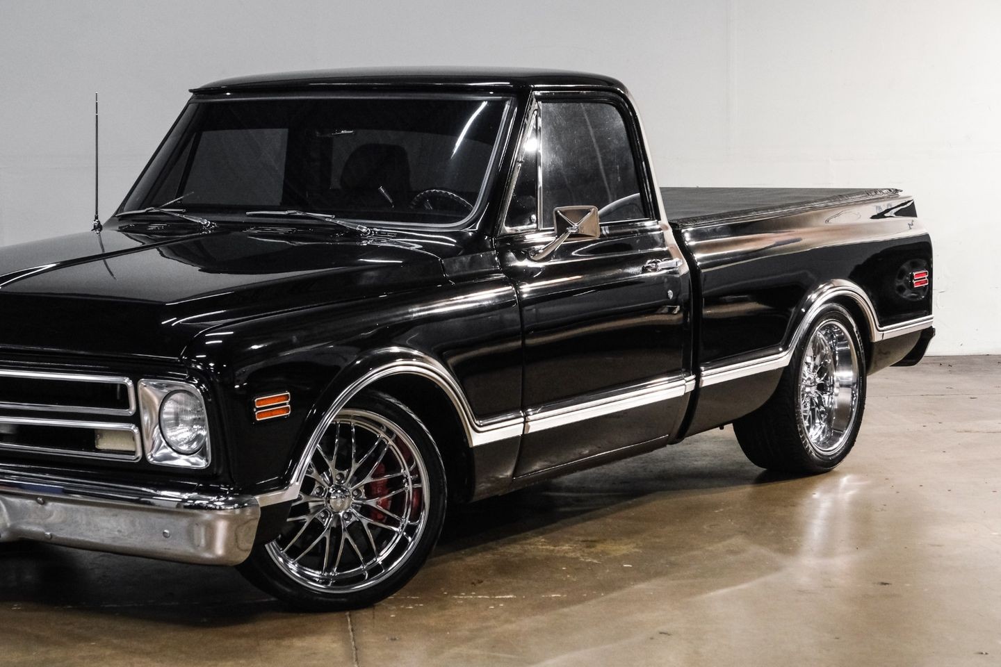 Chevrolet-C-10-1967-Pickup-Truck-7