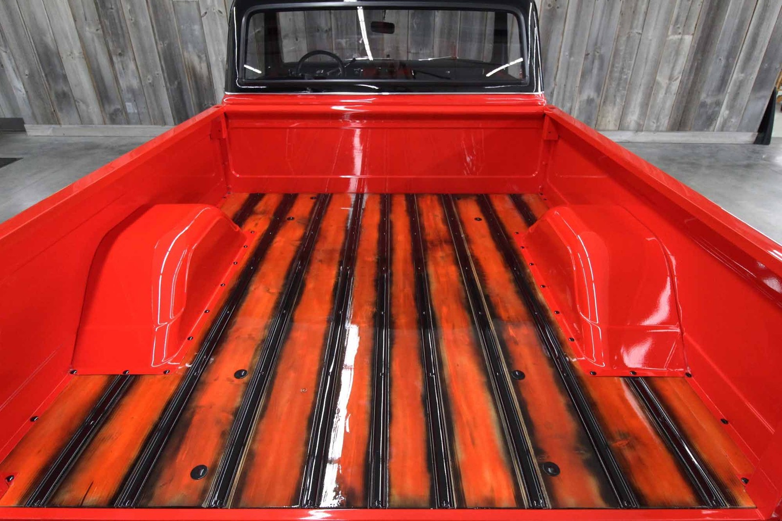 Chevrolet-C-10-1968-Restomod-12