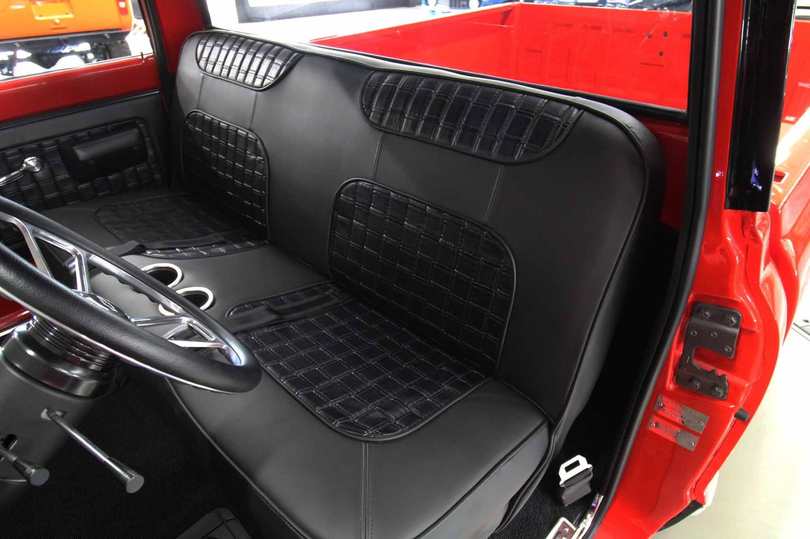 Chevrolet-C-10-1968-Restomod-18