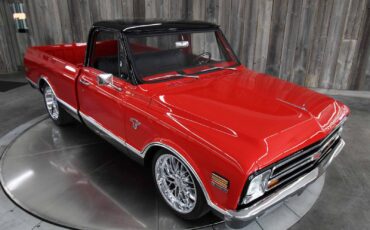 Chevrolet-C-10-1968-Restomod-39