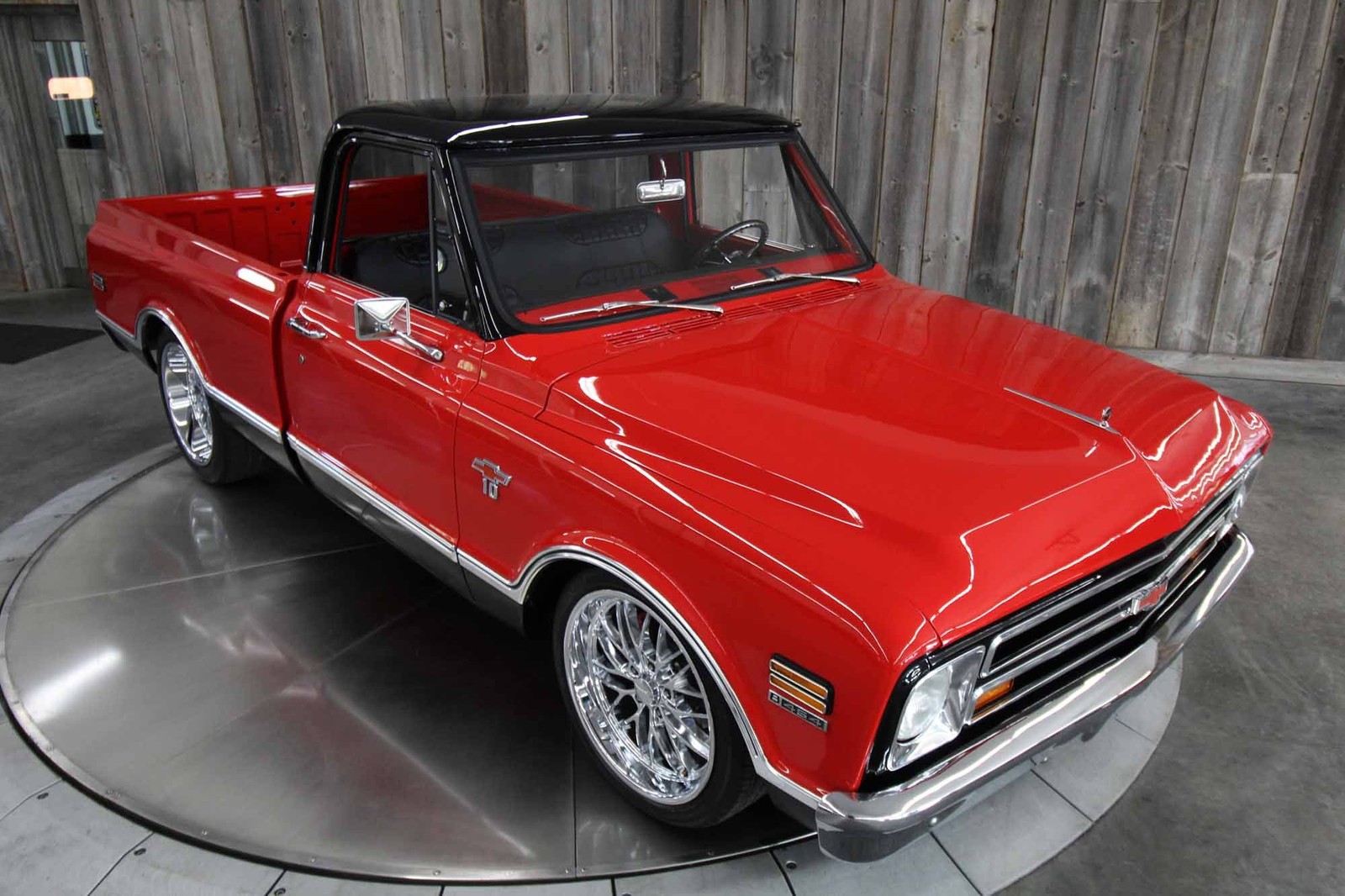 Chevrolet-C-10-1968-Restomod-39