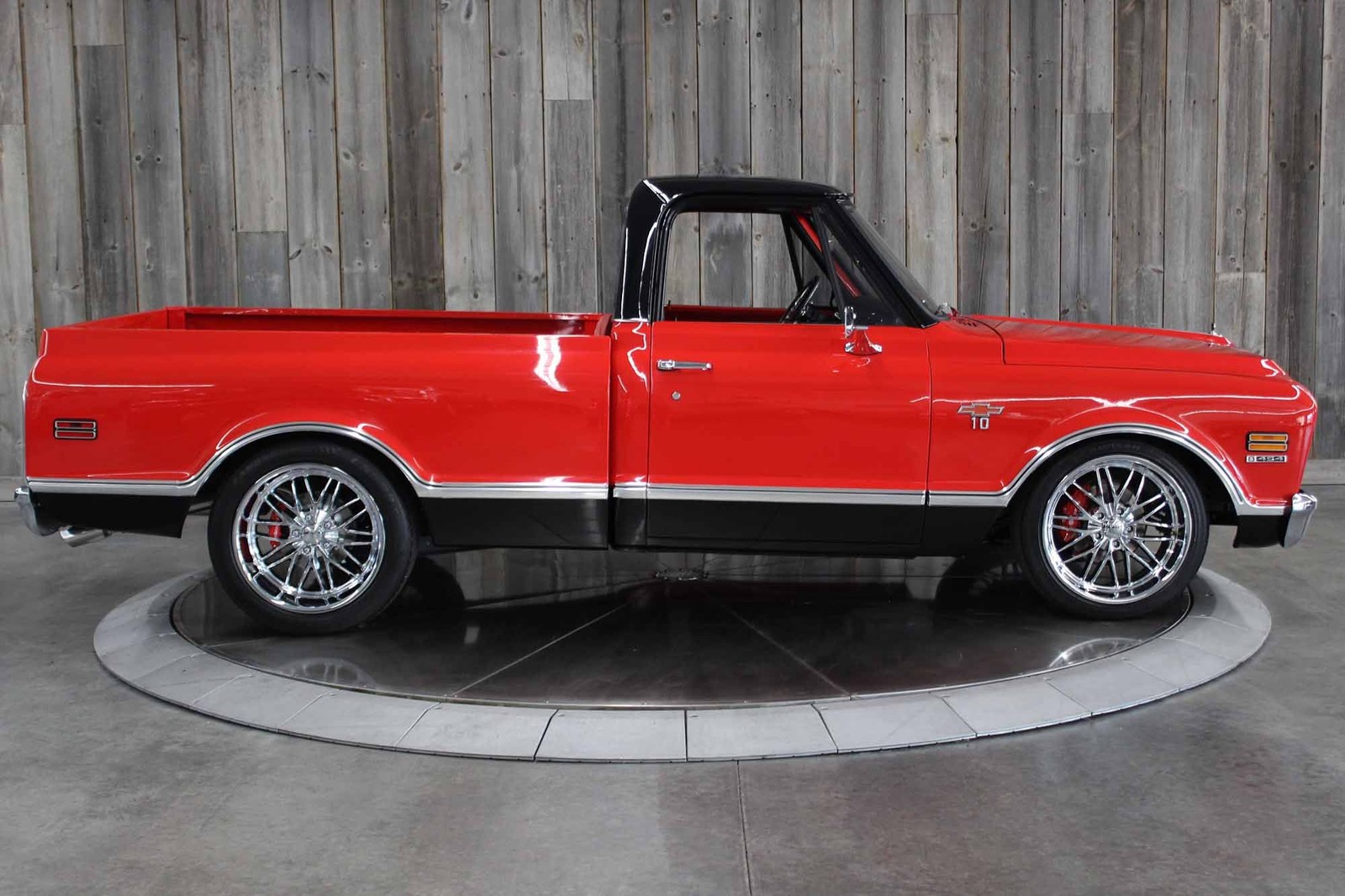 Chevrolet-C-10-1968-Restomod-4