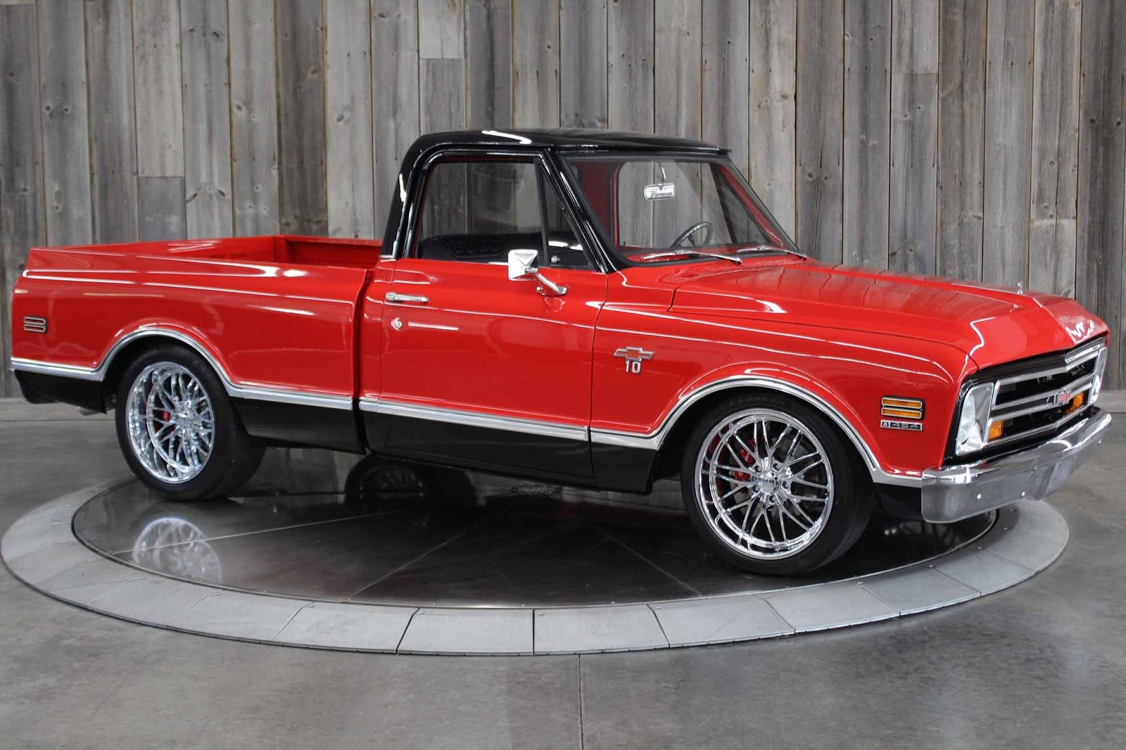 Chevrolet-C-10-1968-Restomod-5