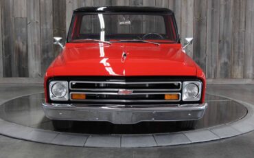 Chevrolet-C-10-1968-Restomod-7