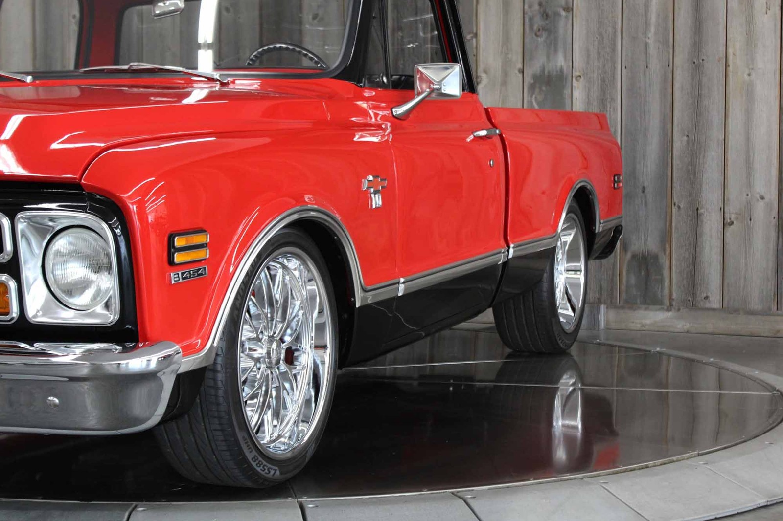 Chevrolet-C-10-1968-Restomod-8