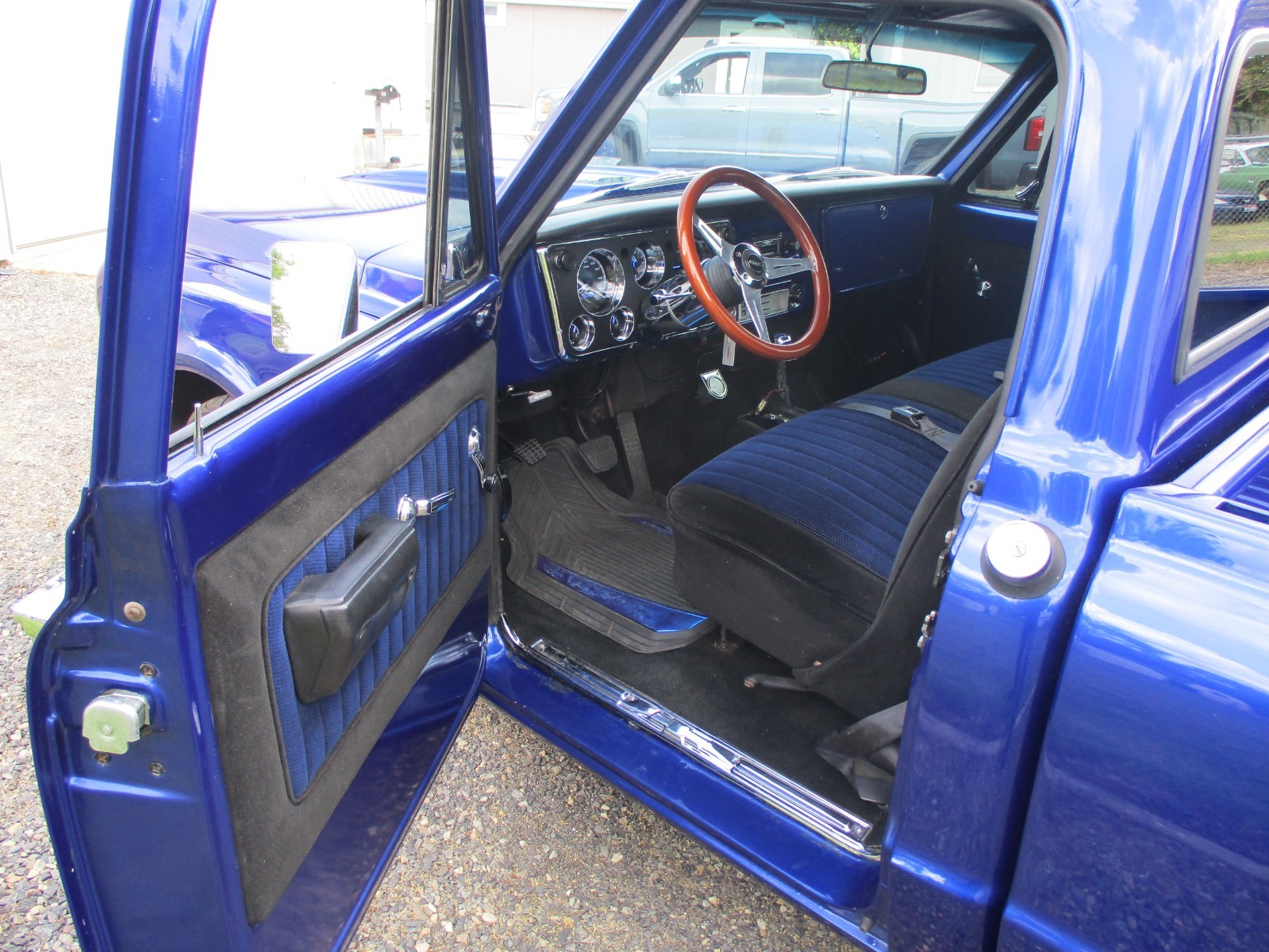 Chevrolet-C-10-1970-Standard-Cab-Pickup-7