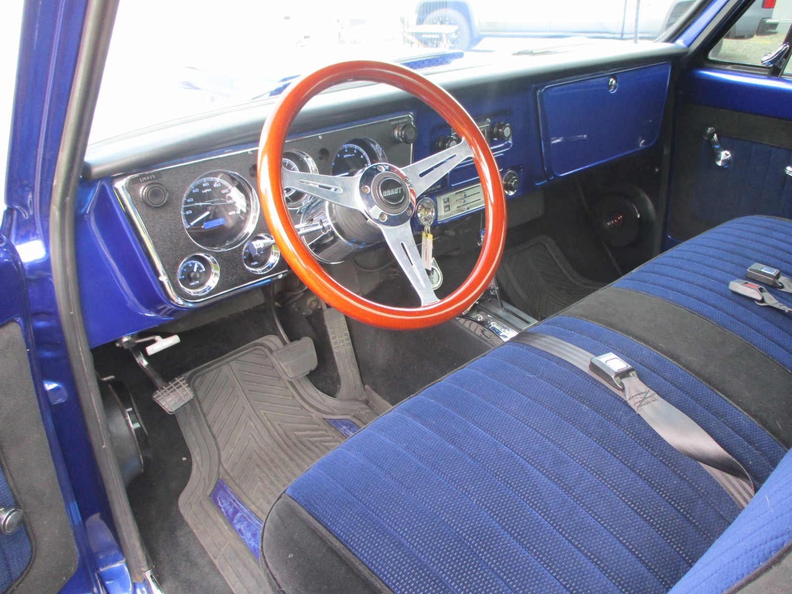 Chevrolet-C-10-1970-Standard-Cab-Pickup-9