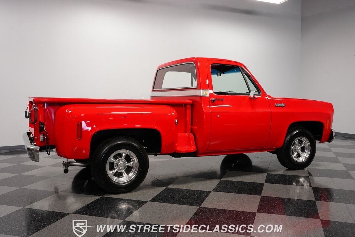 Chevrolet-C-10-1973-Pickup-Truck-13