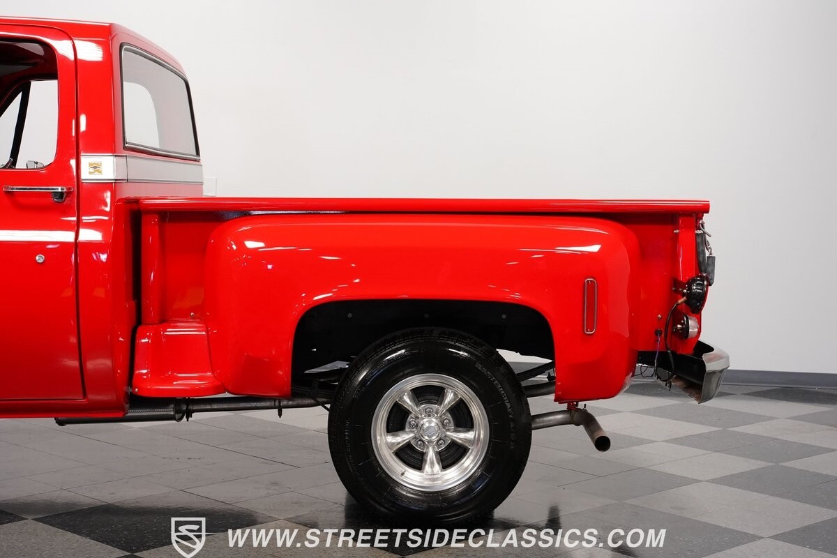 Chevrolet-C-10-1973-Pickup-Truck-24