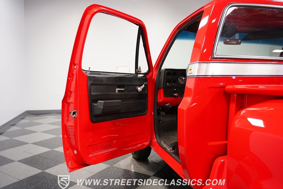 Chevrolet-C-10-1973-Pickup-Truck-36