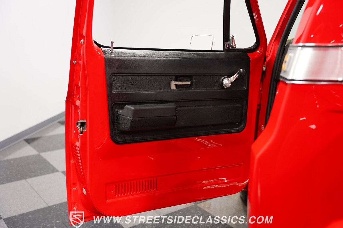 Chevrolet-C-10-1973-Pickup-Truck-37