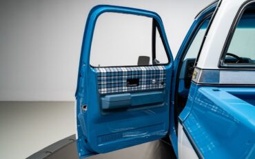 Chevrolet-C-10-1973-Pickup-Truck-38