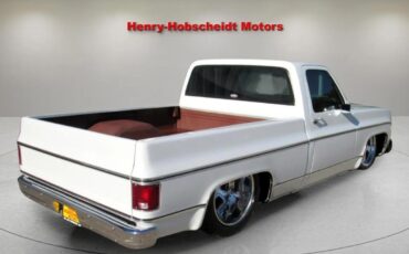 Chevrolet-C-10-1974-Classic-Car-10