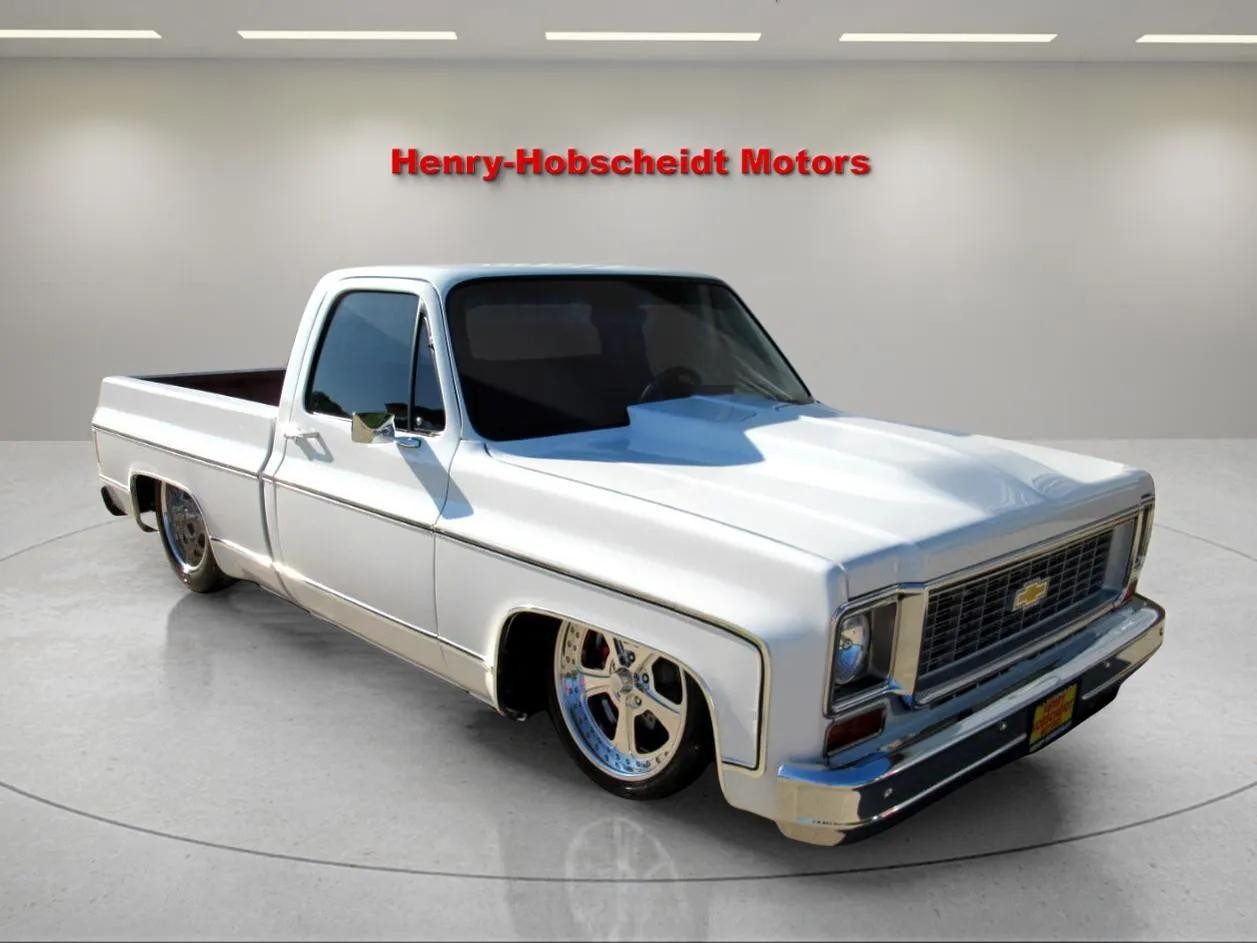 Chevrolet-C-10-1974-Classic-Car-11