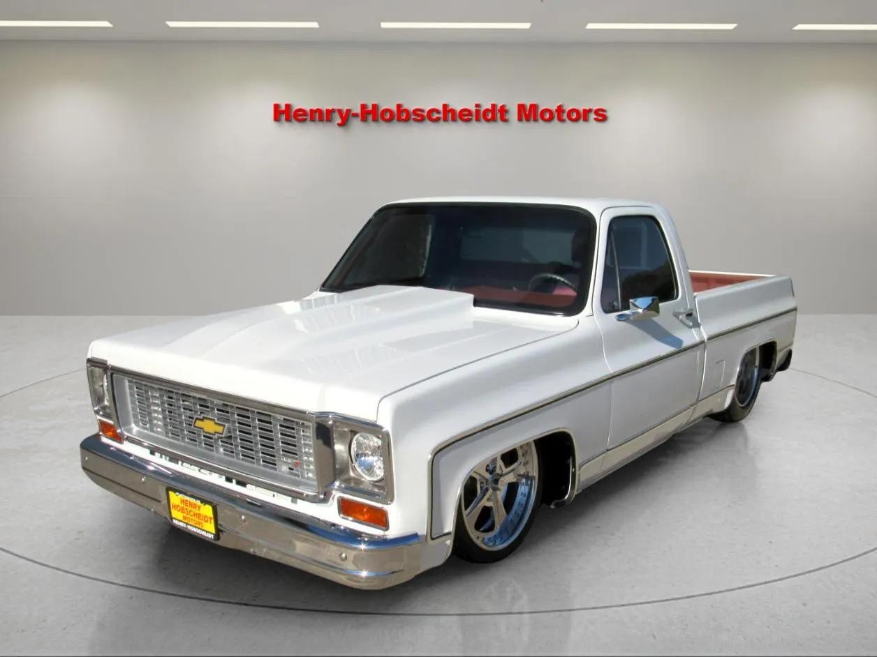 Chevrolet-C-10-1974-Classic-Car-16