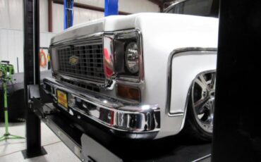Chevrolet-C-10-1974-Classic-Car-26
