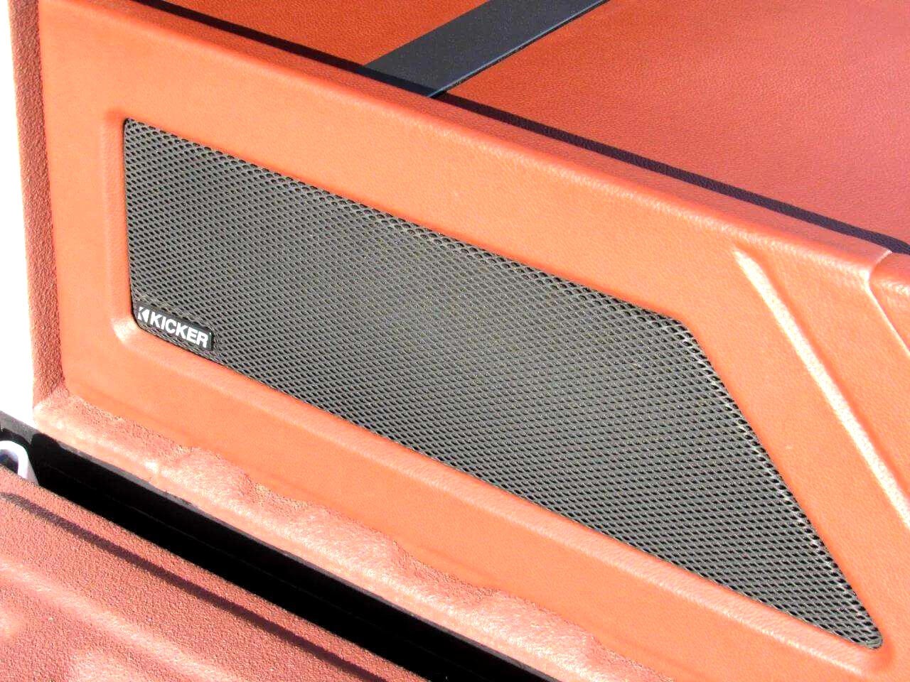 Chevrolet-C-10-1974-Classic-Car-28