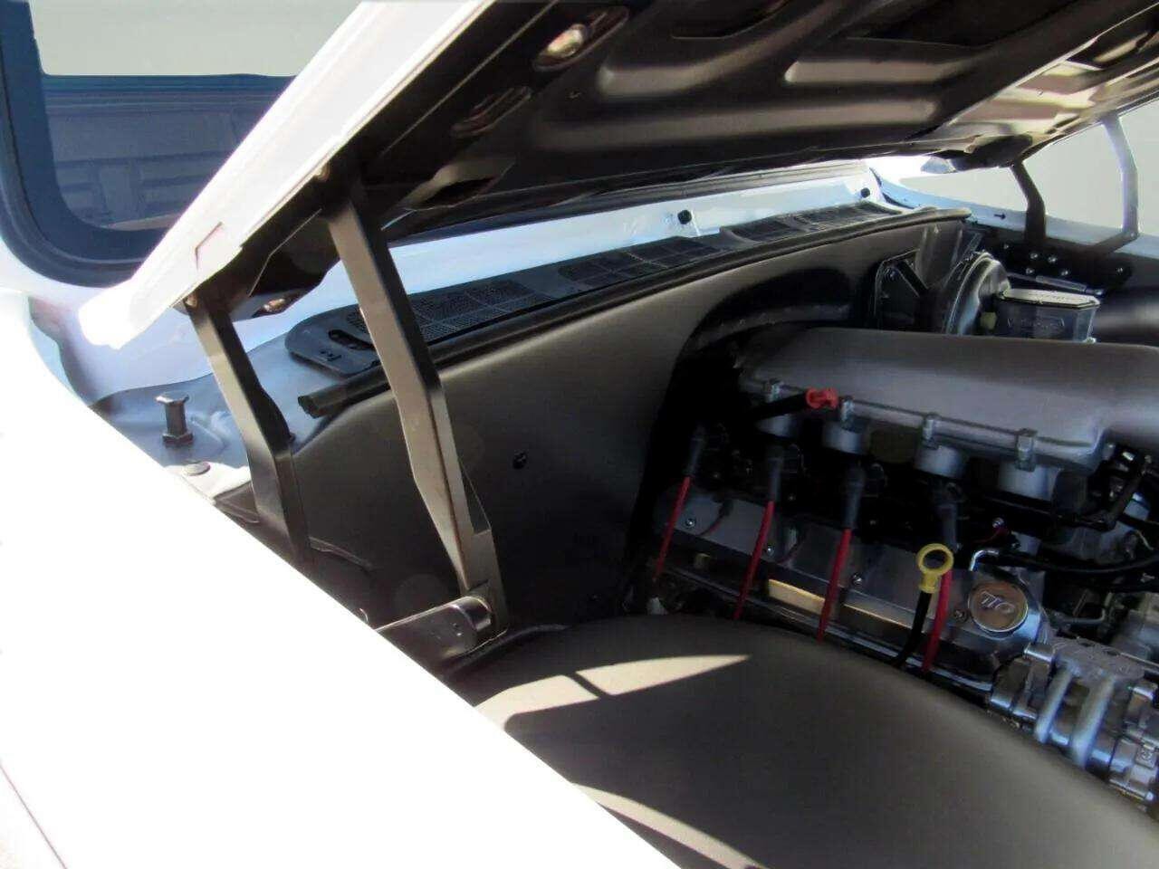 Chevrolet-C-10-1974-Classic-Car-29