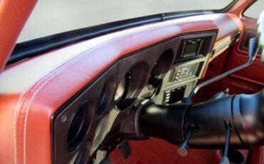 Chevrolet-C-10-1974-Classic-Car-36