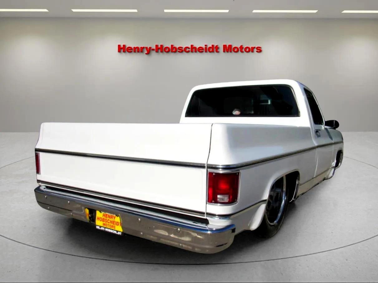 Chevrolet-C-10-1974-Classic-Car-8