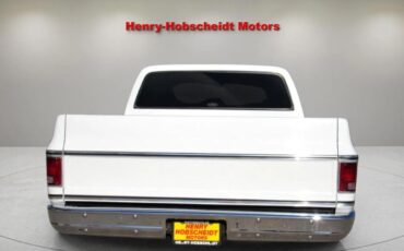 Chevrolet-C-10-1974-Classic-Car-9