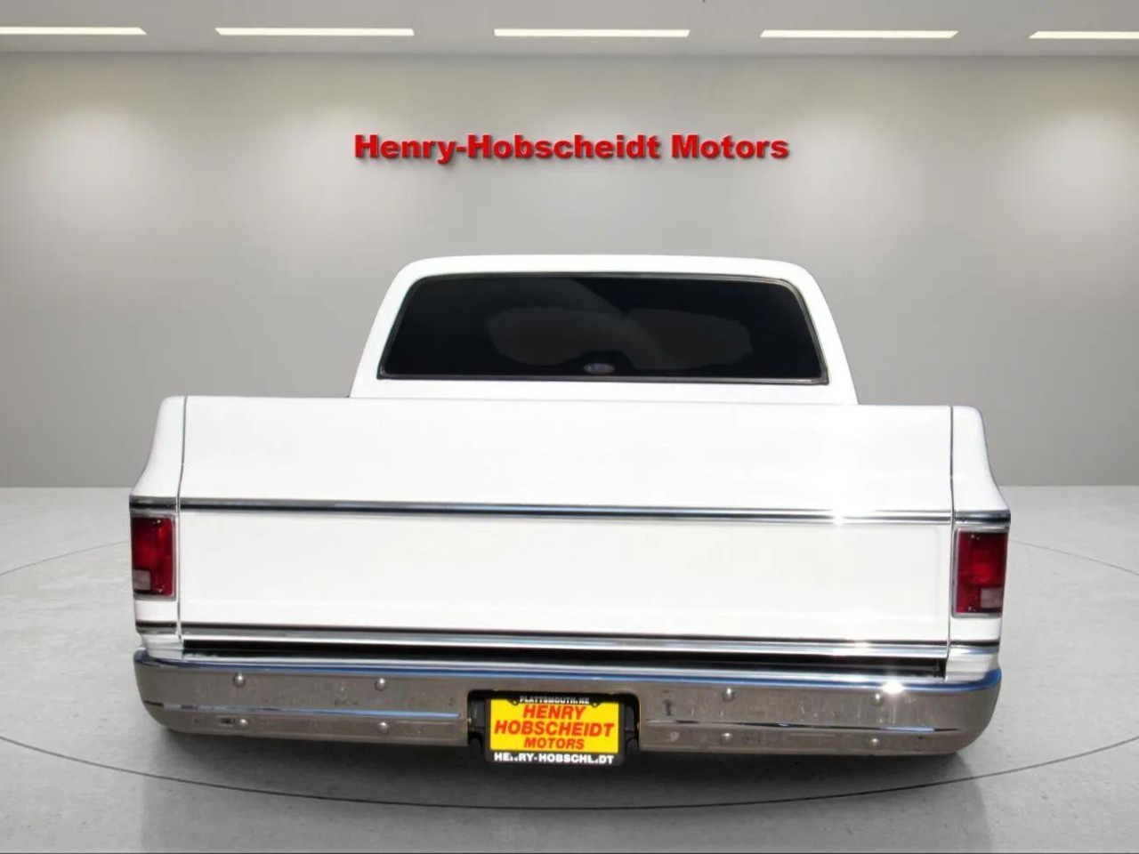 Chevrolet-C-10-1974-Classic-Car-9