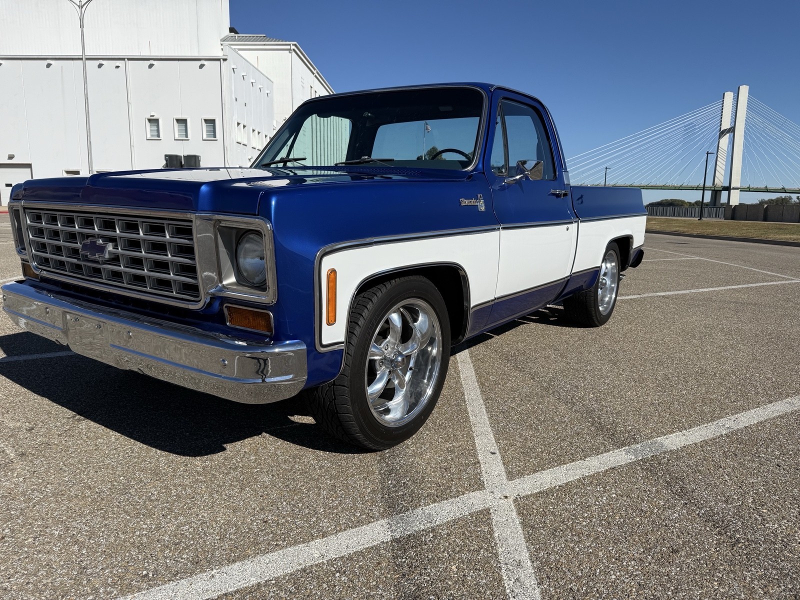 Chevrolet-C-10-1976-Standard-Cab-Pickup