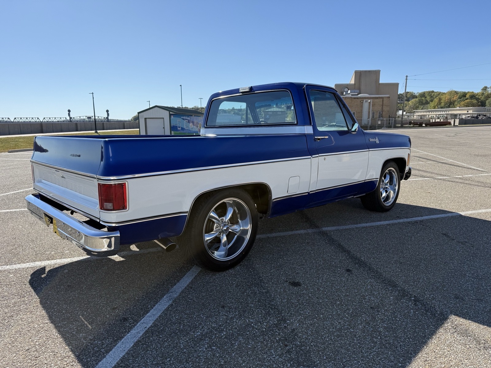 Chevrolet-C-10-1976-Standard-Cab-Pickup-3