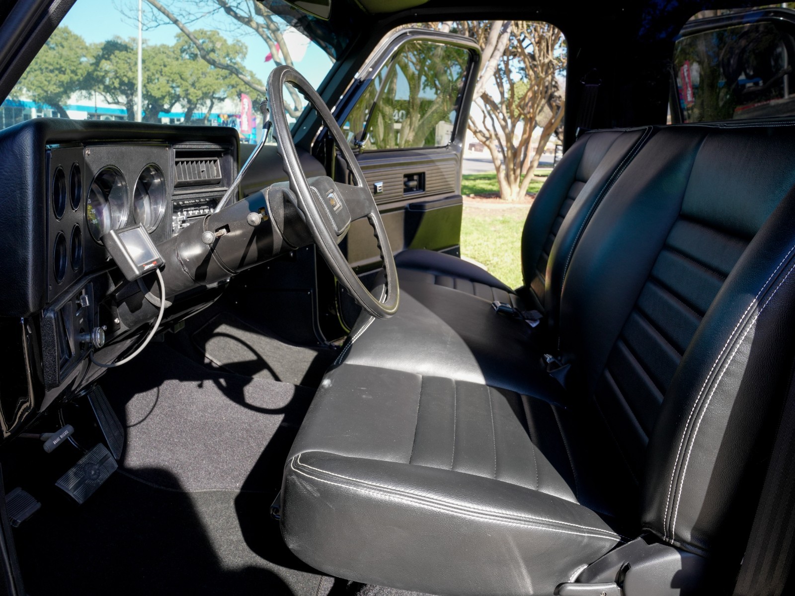 Chevrolet-C-10-1979-Standard-Cab-Pickup-14