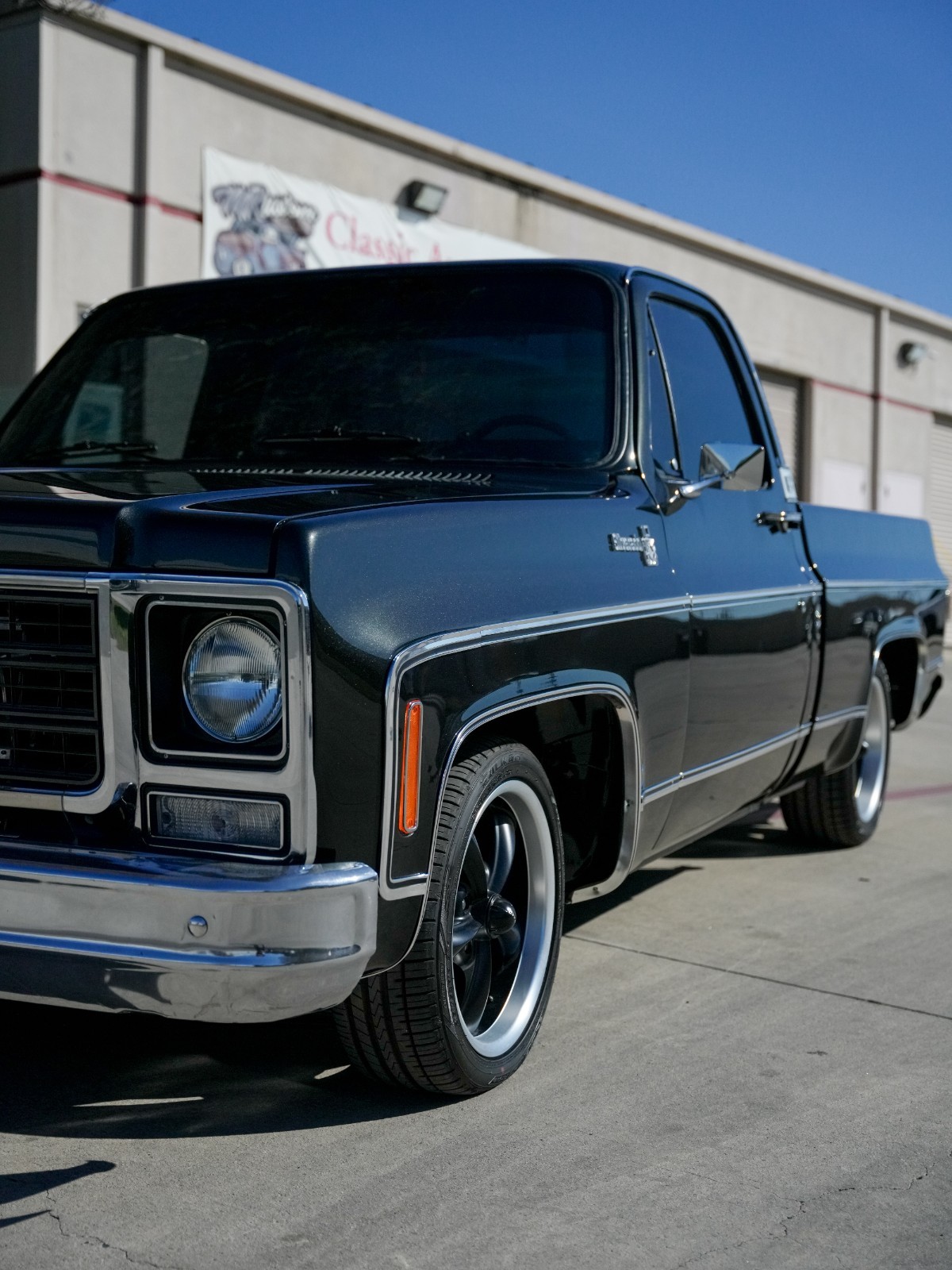 Chevrolet-C-10-1979-Standard-Cab-Pickup-2